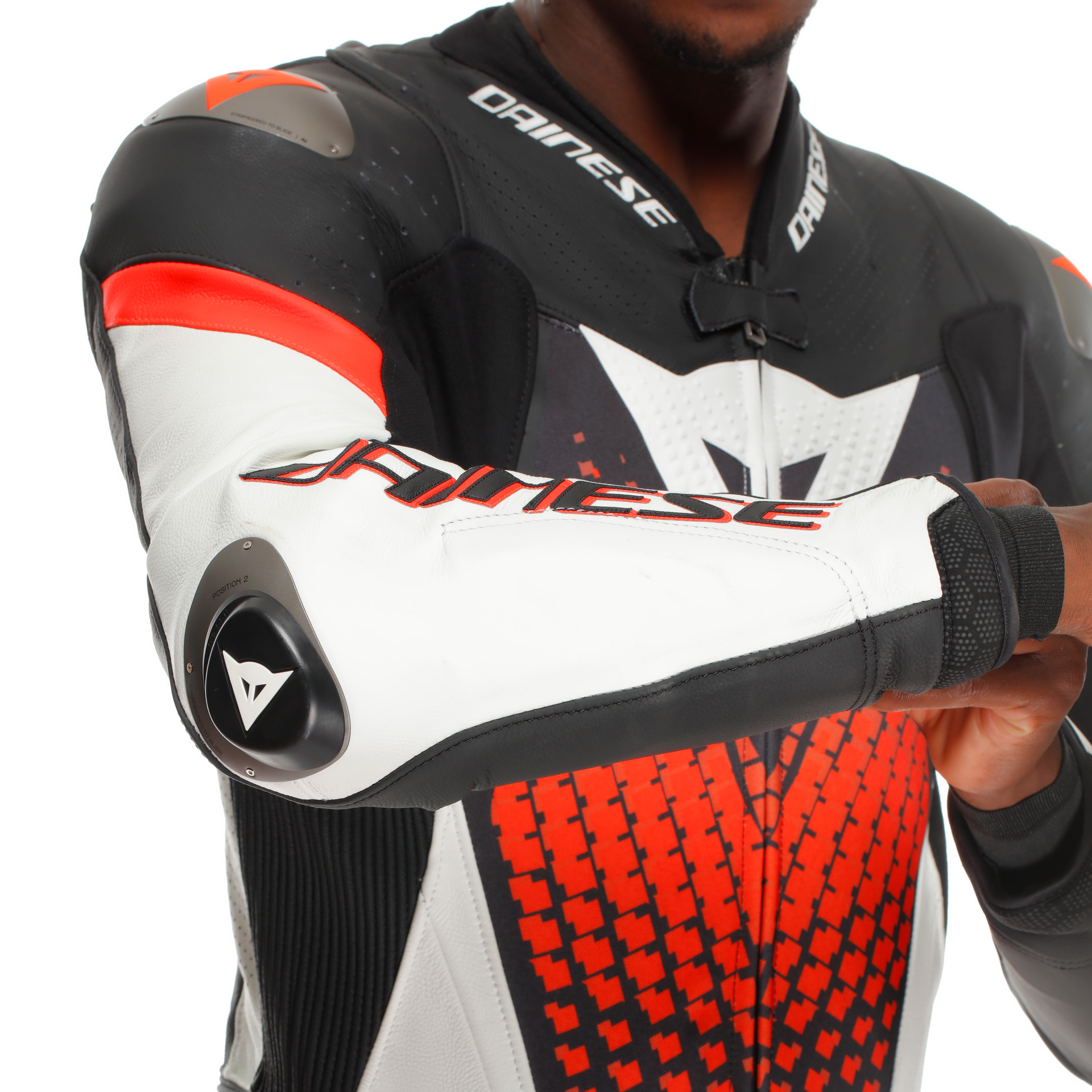Dainese Laguna Seca 6 kombinezon Kožno odijelo – Perforirani trkaći odijelo | Muškarci | Bijela/Crvena 