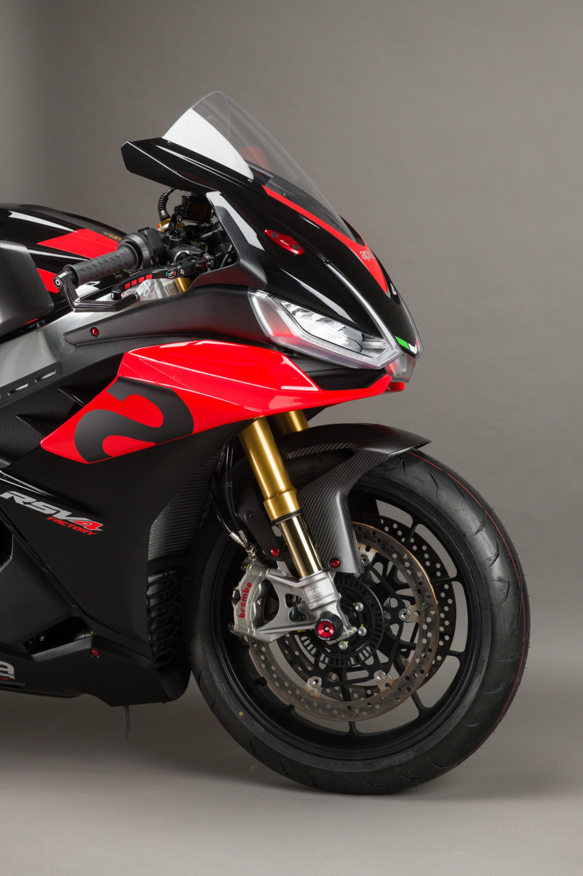 Prednji blatobran od karbona LighTech Aprilia RSV4/RR/1100 Factory (21-26) CARA0610 