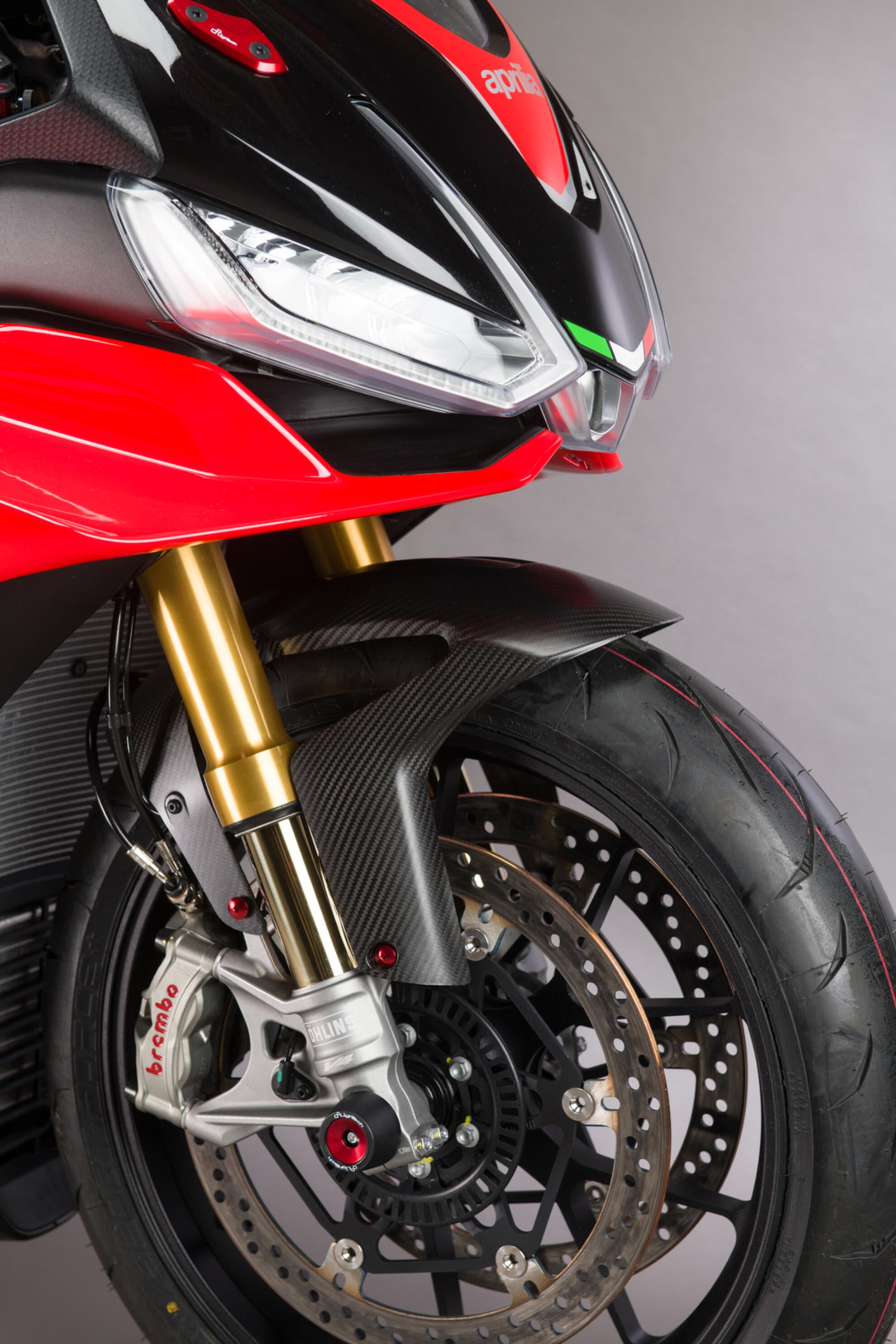 Prednji blatobran od karbona LighTech Aprilia RSV4/RR/1100 Factory (21-26) CARA0610 