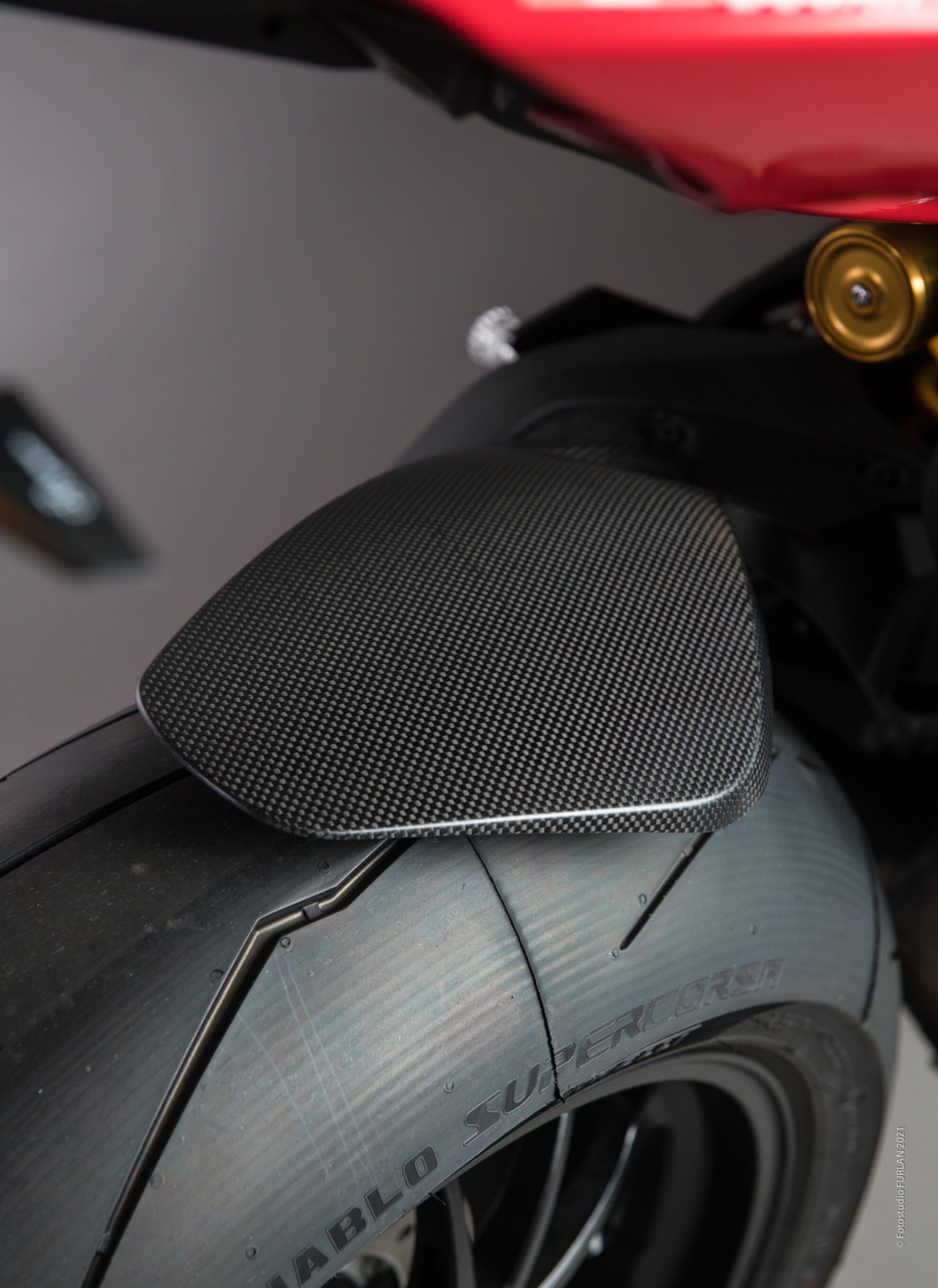 Stražnja blatobran Carbon LighTech Ducati Panigale V4/S/R (18-24) CARD0820 