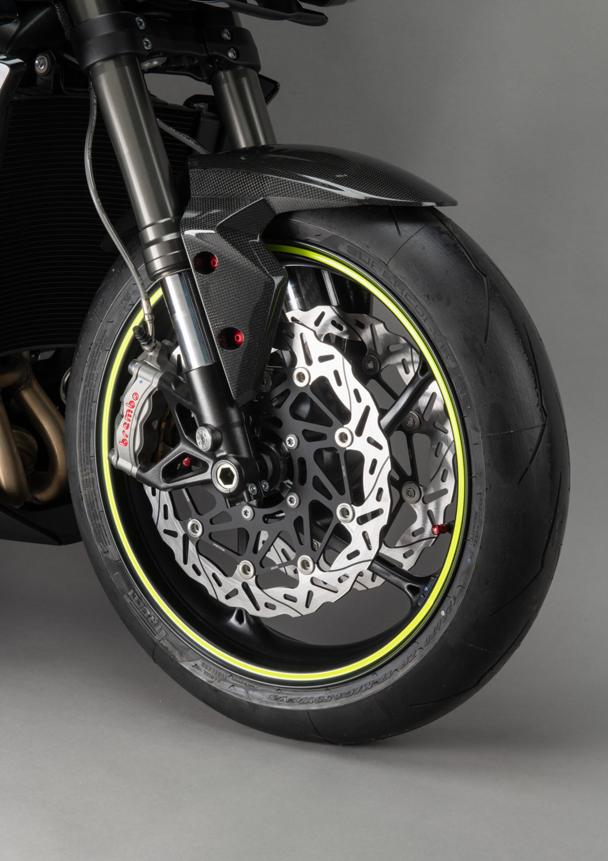 Prednji blatobran Carbon LighTech Triumph Street Triple 765 S / R / RS / Moto2 (17-26) CART2410 