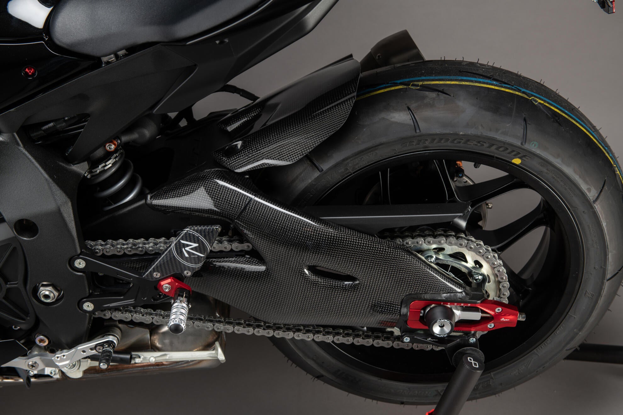 Stražnji blatobran Carbon LighTech Yamaha YZF-R1/M RN32, RN49 & RN65 (15-26) CARY5020 