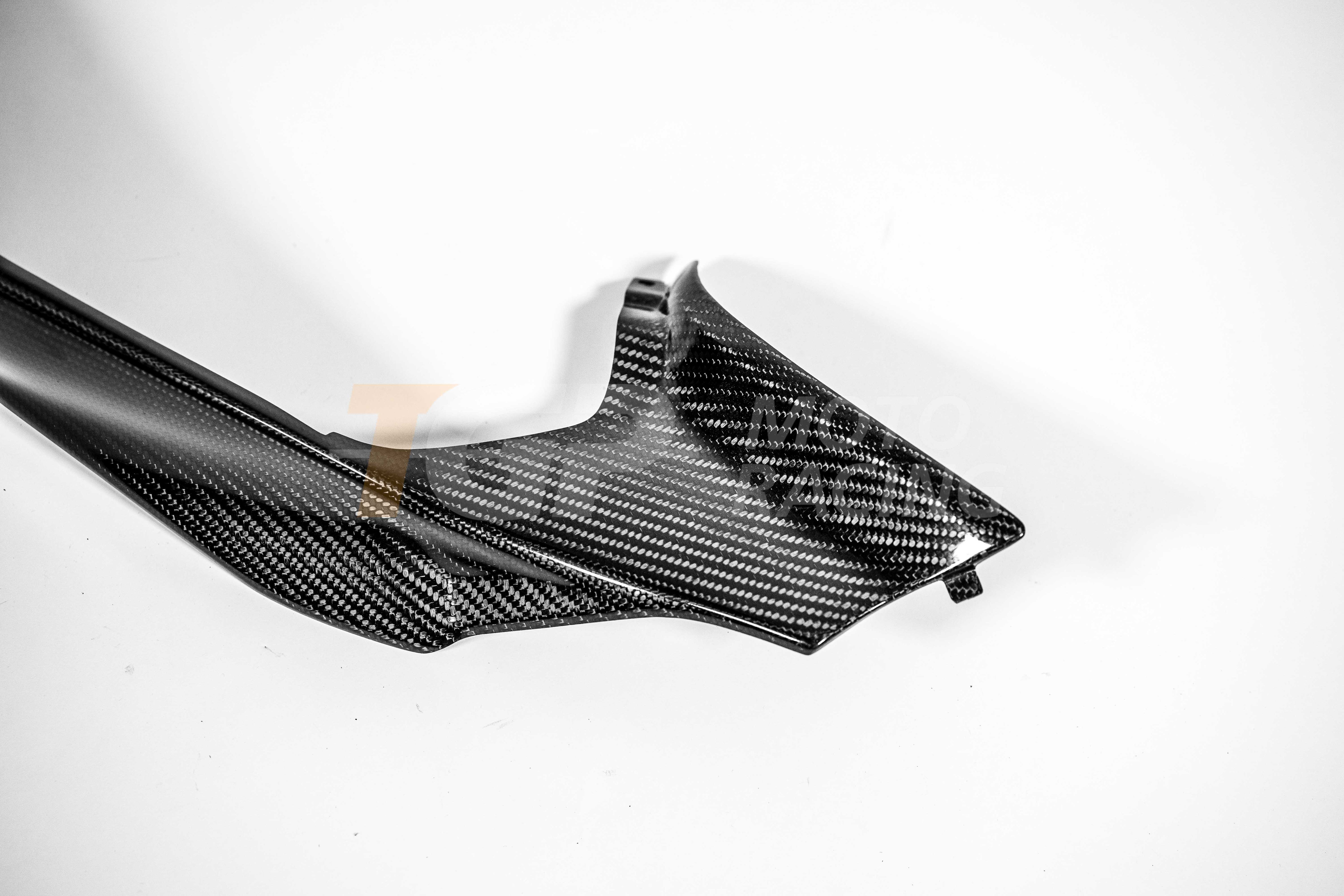 Heckverkleidung rechts 200g Carbon AP Carbon Line Ducati Panigale V4/S/R (25-26)