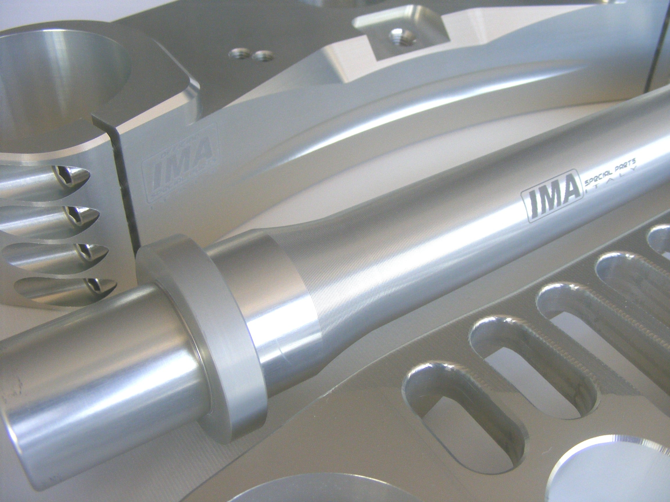 Ima Special Parts Racing vilica s podesivim offsetom za Ducati Panigale V4/S/R (25-26) 