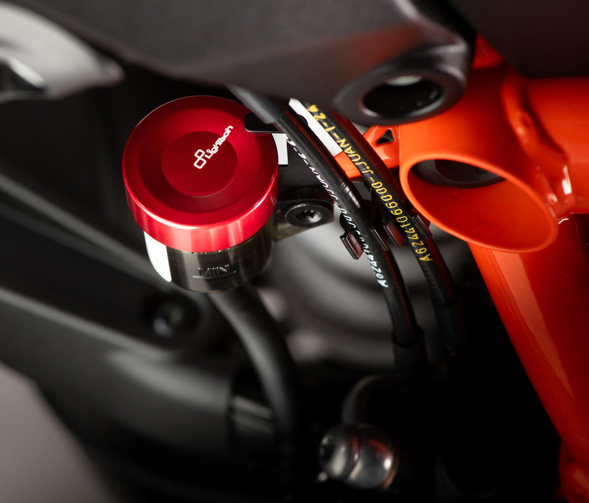 Poklopac rezervoara za ekspanziju stražnji LighTech Ducati Panigale V4/S/R (25-26) FBC27 