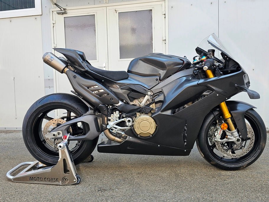 Kompletna obloga 200 Plain Carbon Fullsix Ducati Panigale V4/S (25-26) 