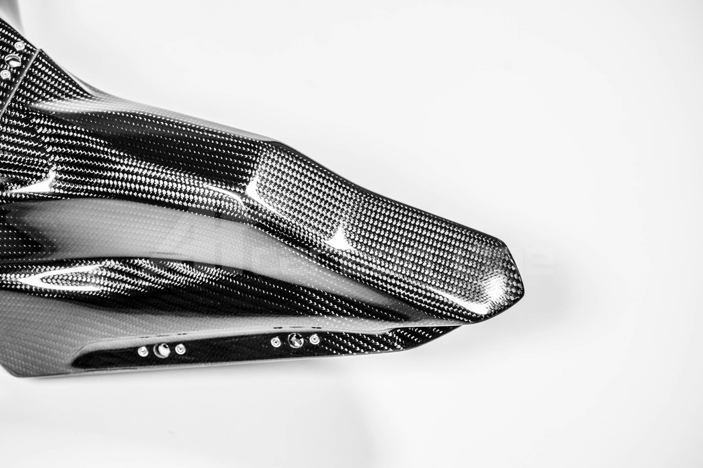 Hecknašpica 200g AP Carbon Line Yamaha YZF-R1/M RN65 (20-26) 