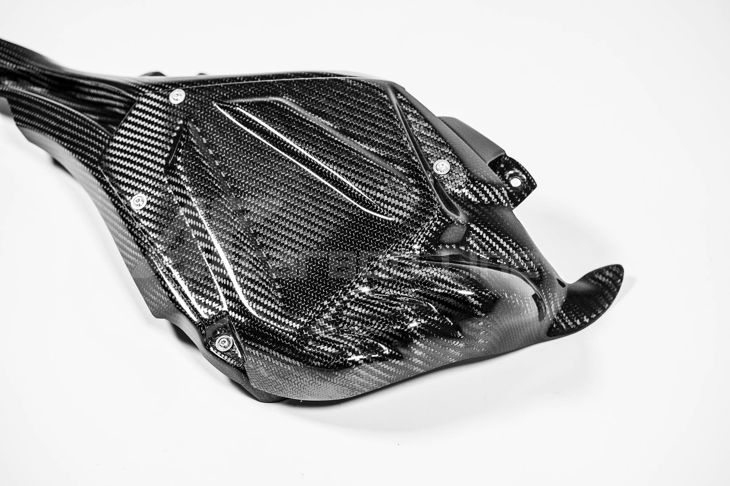 ECU poklopac s uključenim rashladnim kanalom 200g AP Carbon Line Yamaha YZF-R1/M RN65 (20-26) 