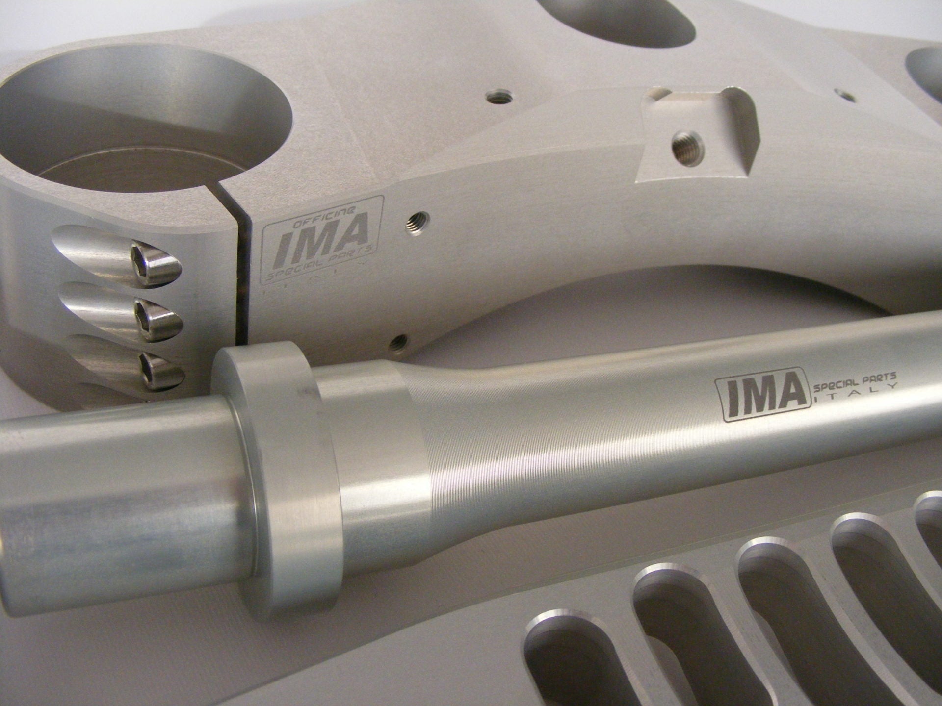 Ima Special Parts Racing vilica most Ducati Panigale V4 R (23-24) 